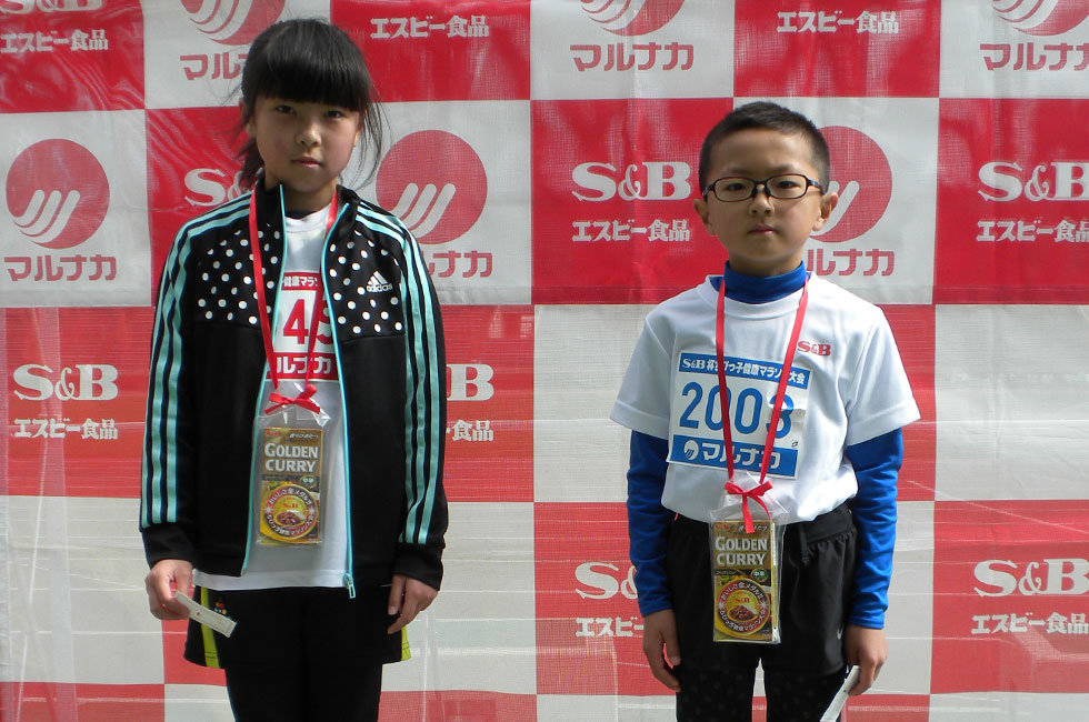 2年男子は武藤くんが接戦制し優勝。女子は久保さんが連覇達成。