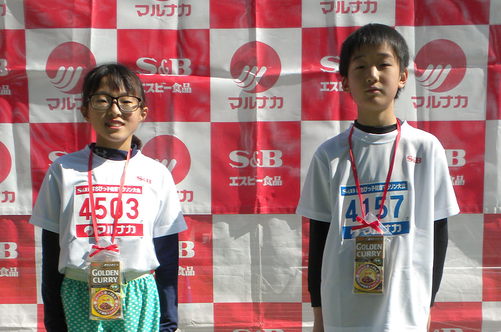 4年男子は大空くんが初優勝。武藤さんが好記録で連覇。