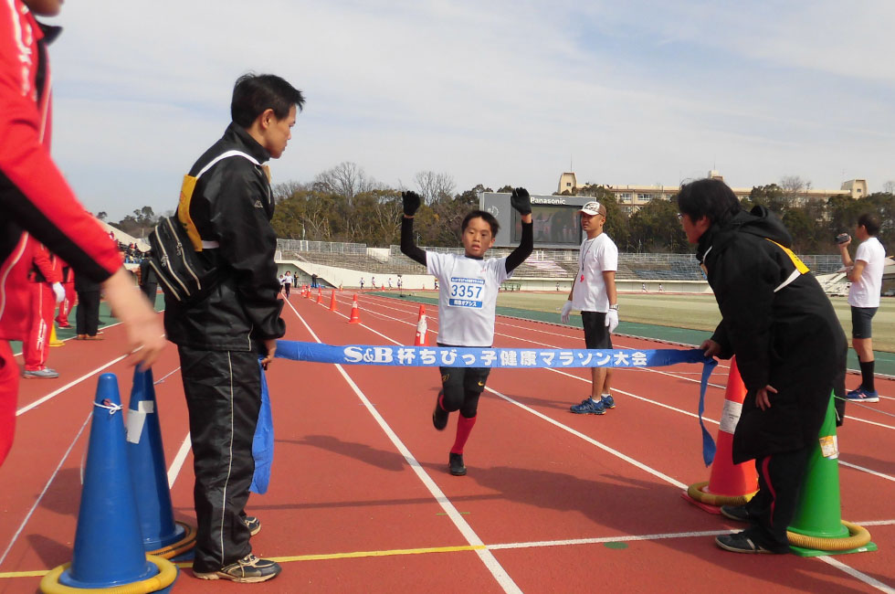 3年男子は西口くんが7分17秒で優勝。