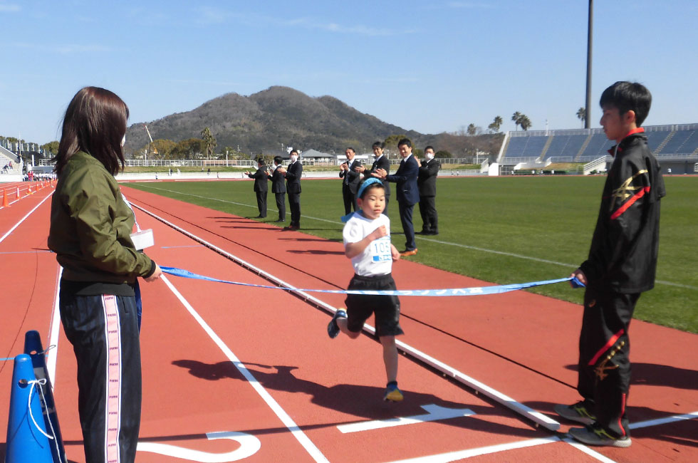 1年男子は細谷くんが5分56秒の好記録で優勝。