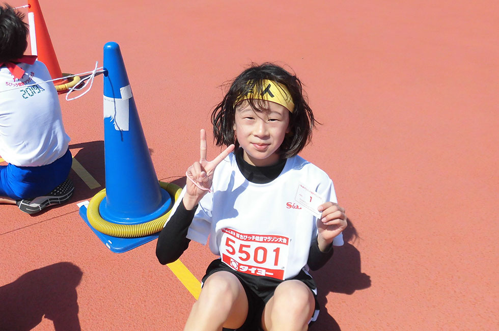 5年女子は永田さんが11分25秒で初優勝。
