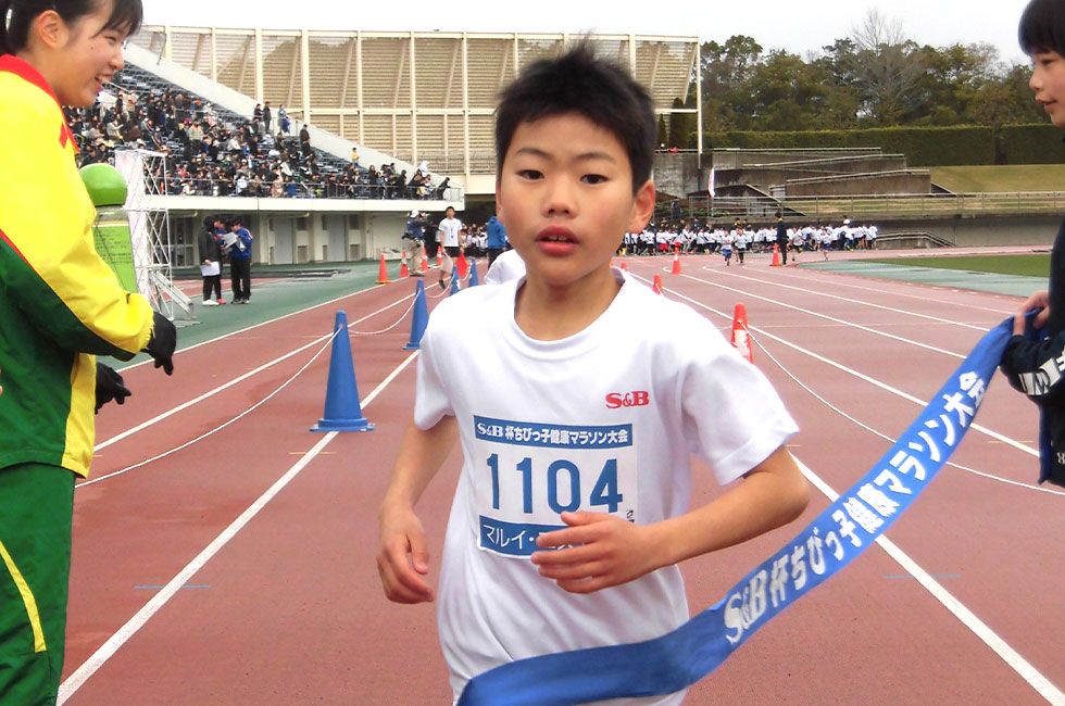 1年男子は土橋くんが6分17秒で優勝。