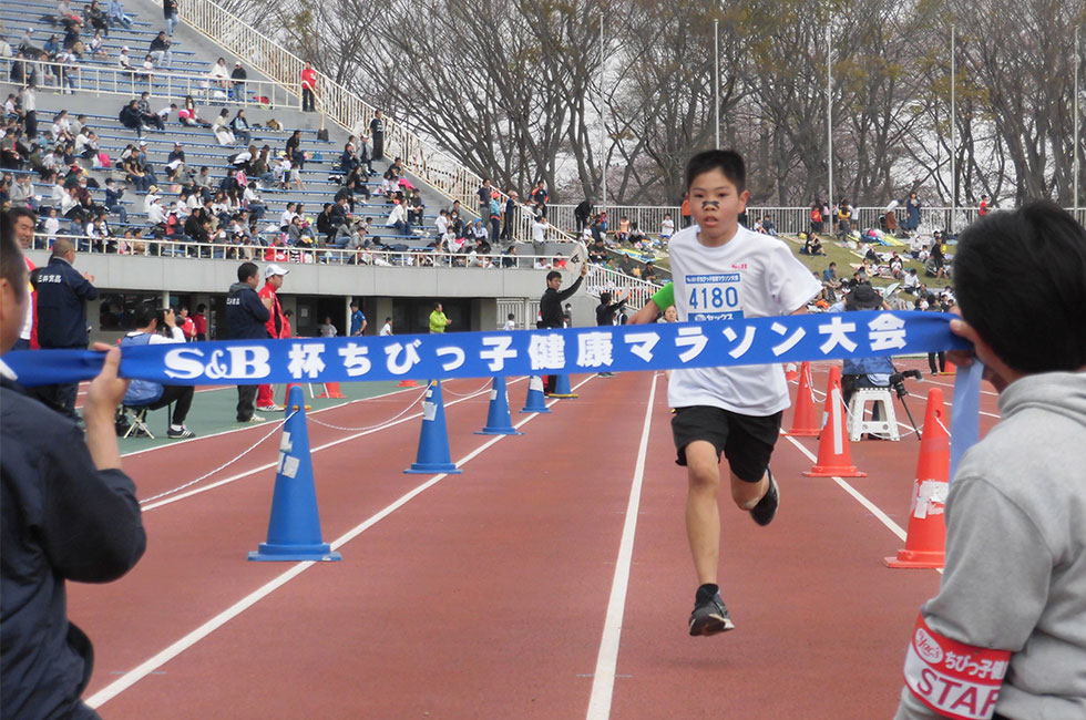 4年男子は後藤くんが7分8秒の好記録で優勝。
