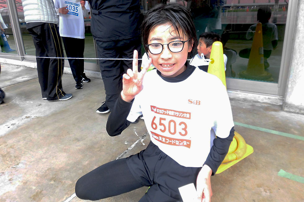 6年女子は福田さんが11分20秒で初優勝。