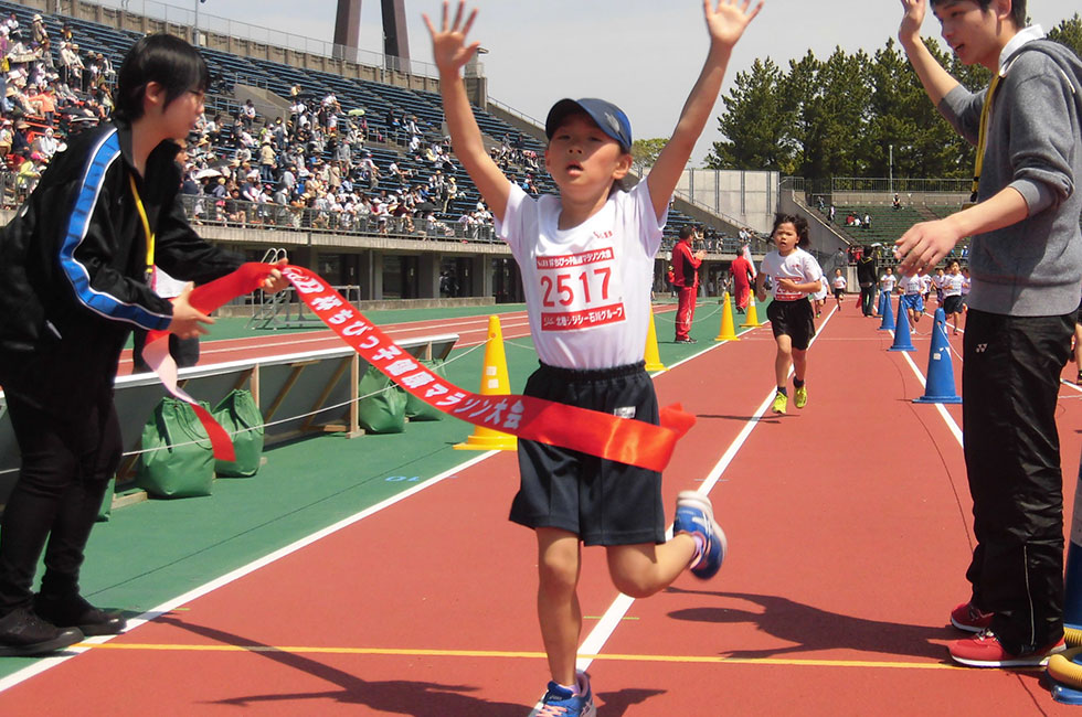 2年女子は新宅さんが6分27秒で優勝。