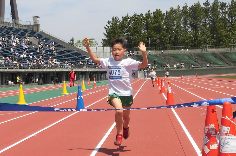 4年男子は山本くんが7分19秒の好記録で初優勝。
