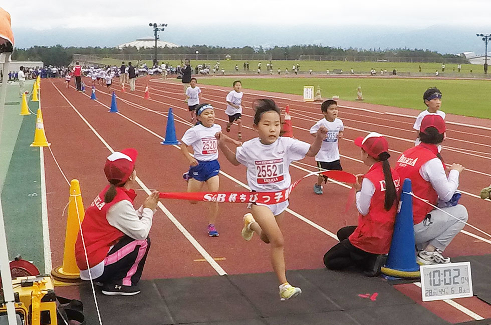 2年女子は田畑さんが接戦を制し優勝。