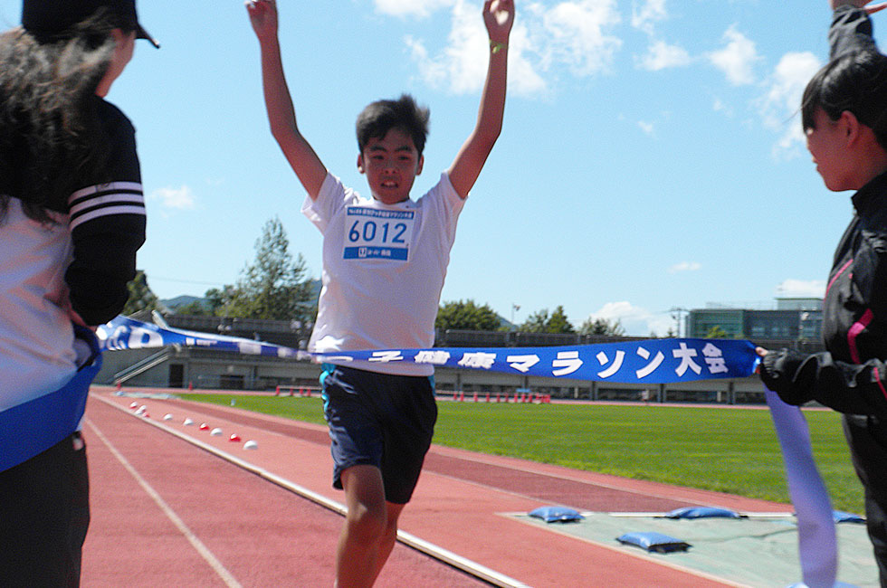 6年男子は笹田くんが最後の大会で初優勝。
