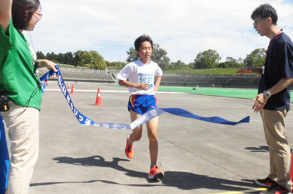 5年男子は高橋くんが10分56秒で初優勝。