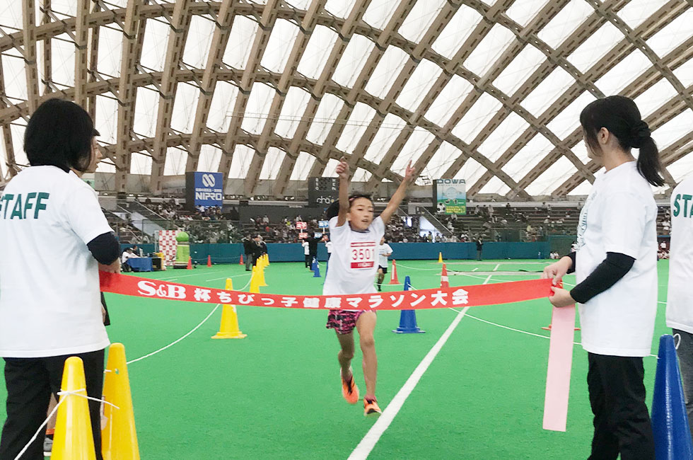 3年女子は高橋さんが7分46秒の好記録で3連覇達成。