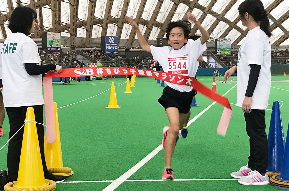 5年女子は熊谷さんが11分11秒の好記録で優勝。