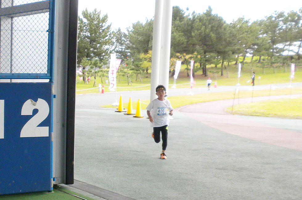4年男子は松本くんが3連覇を達成。