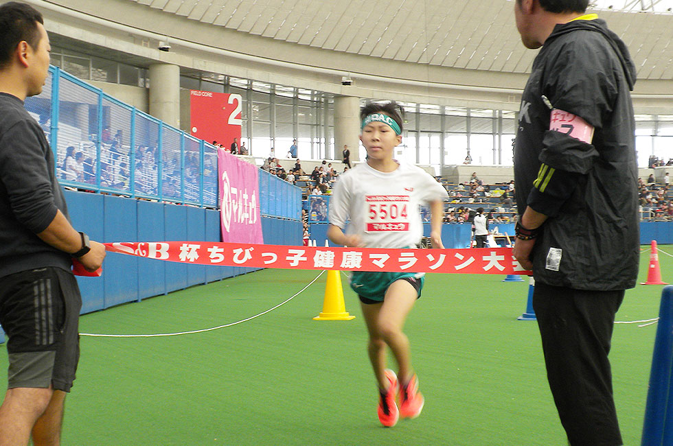 5年女子は河村さんがうれしい初優勝。