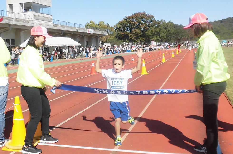 1年男子は森くんが6分16秒の好記録で優勝。