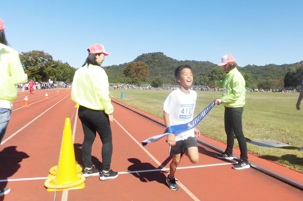 4年男子は西澤くんが7分30秒で初優勝。