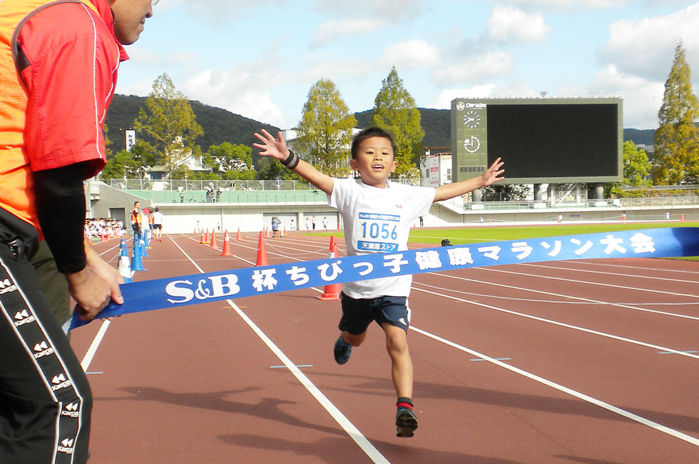 1年男子は馬崎くんが好記録で優勝。