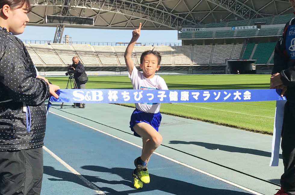 3年男子は伊藤くんが7分32秒で連覇達成。
