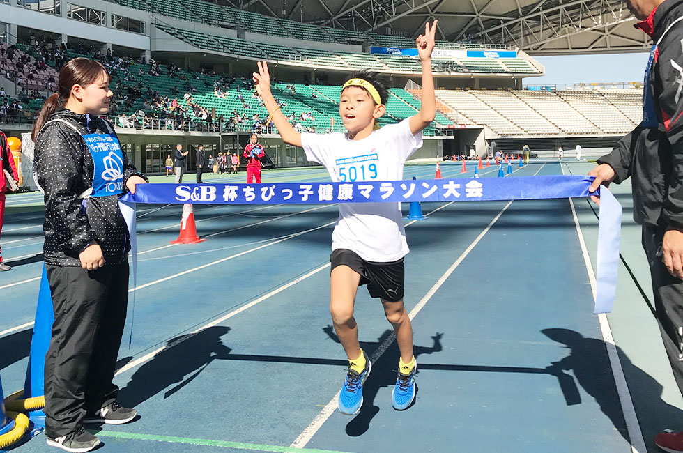 5年男子は生田くんが11分4秒で連覇達成。