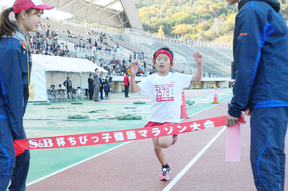 2年女子は内田さんが連覇を達成。
