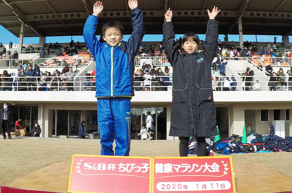 4年男子はユくんが優勝。女子は齊藤さんが3連覇達成。
