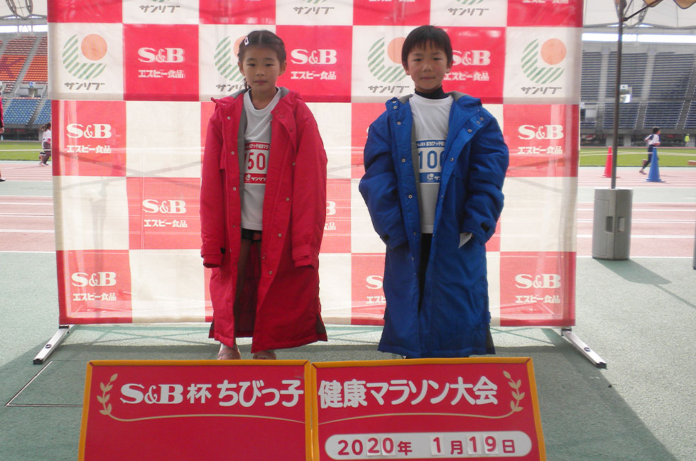 1年男子は竹原大翔くん、女子は井さんが優勝。