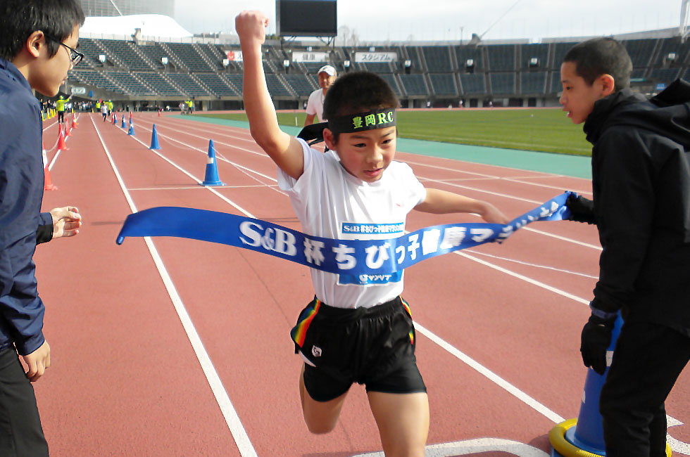 4年男子は坂本くんが好記録で優勝。