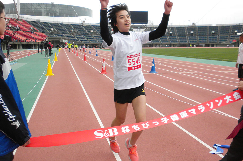 5年女子は山本さんが圧巻の記録で優勝。