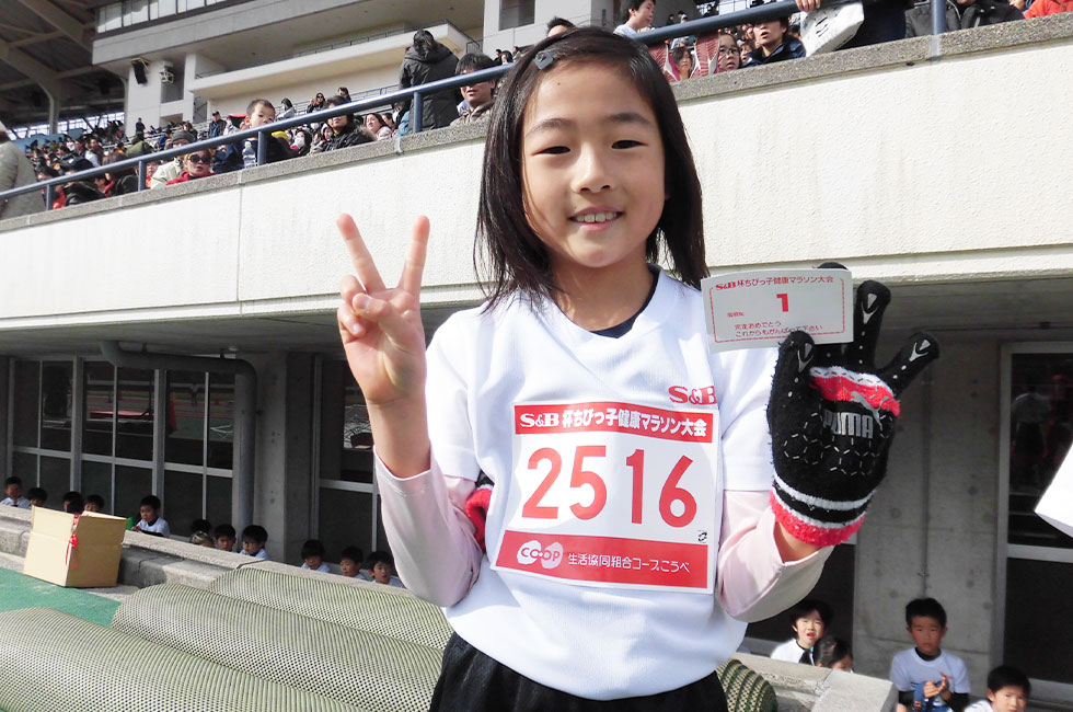 2年女子は関口さんが5分58秒で2連覇達成。