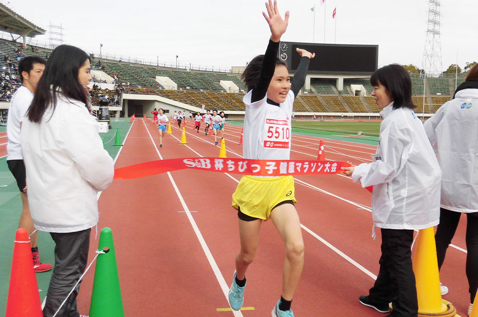 5年女子は稲岡さんが11分00秒で2連覇達成。