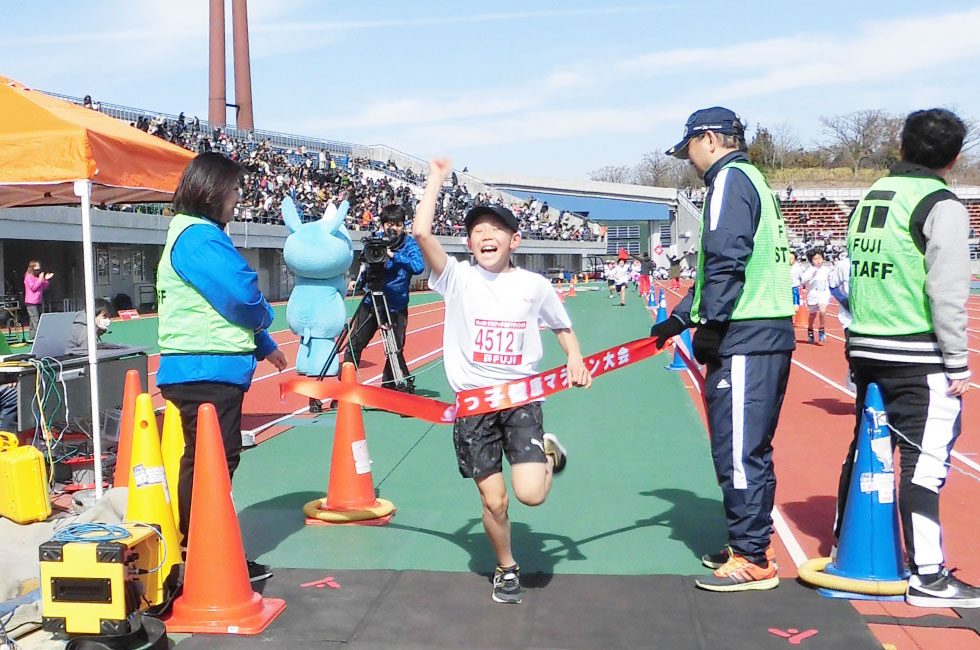 4年女子は伊須さんが7分32秒で4連覇達成。