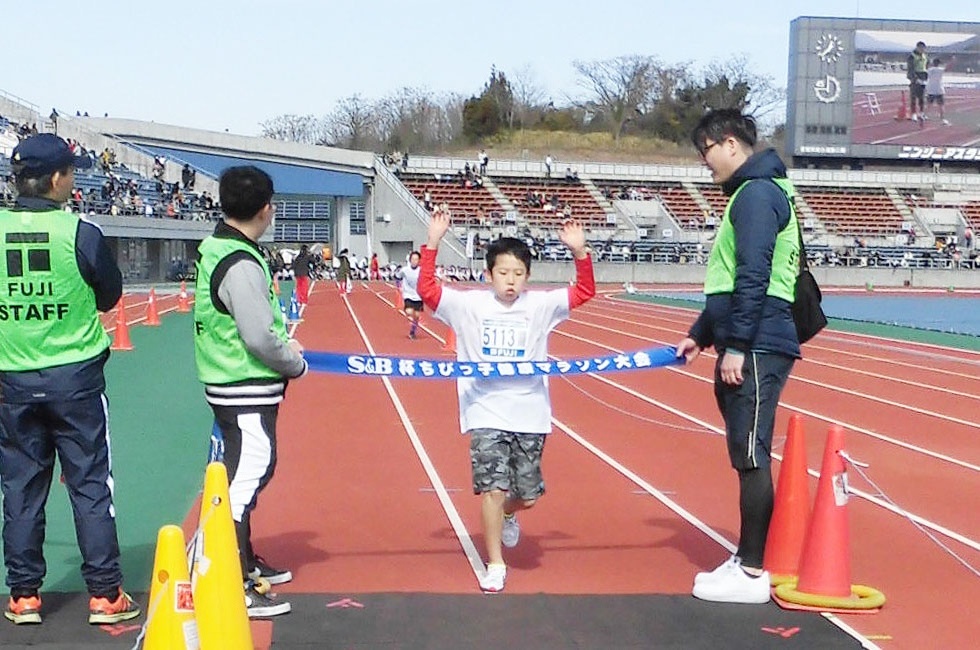 5年男子は橋本くんが10分45秒で初優勝。