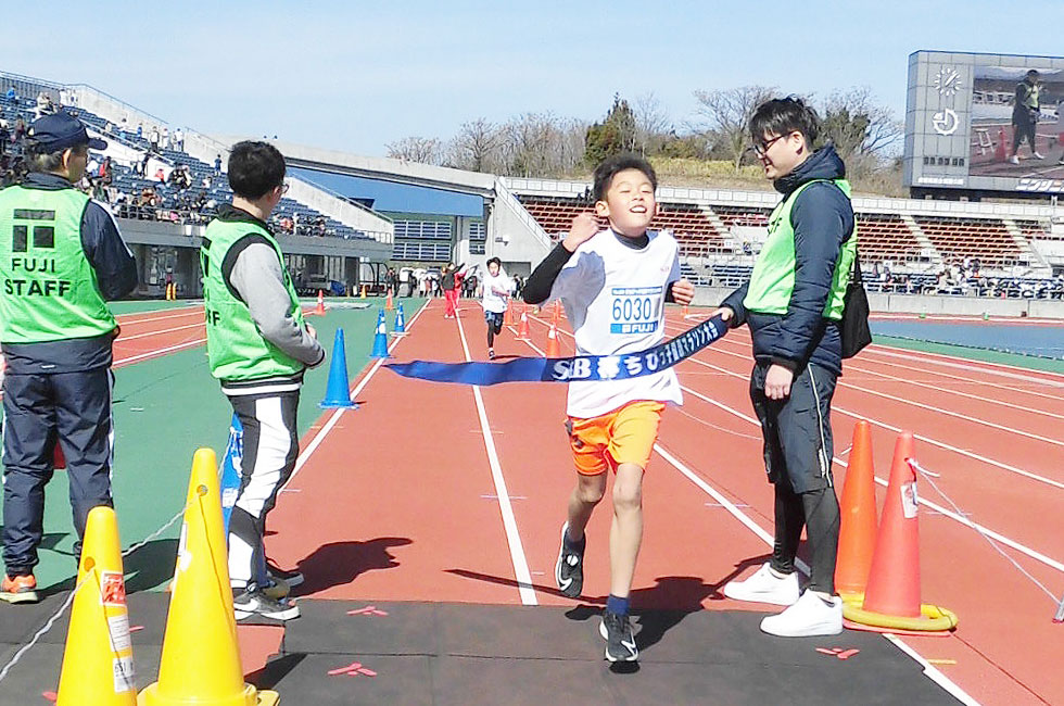 6年男子は叶本くんが10分29秒で4連覇達成。