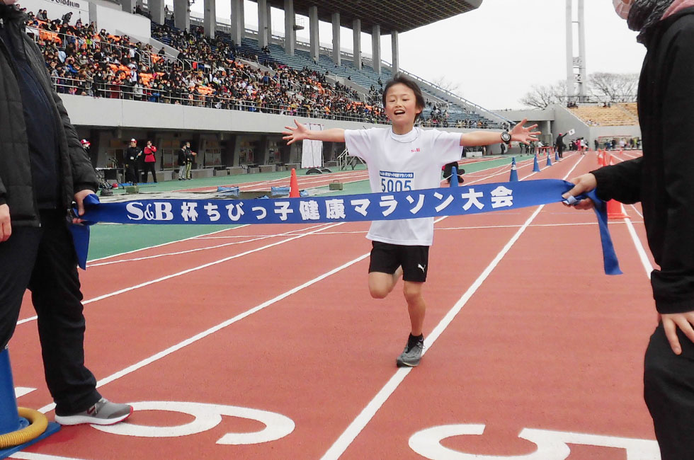 5年男子は杉浦くんが10分48秒で3連覇達成。