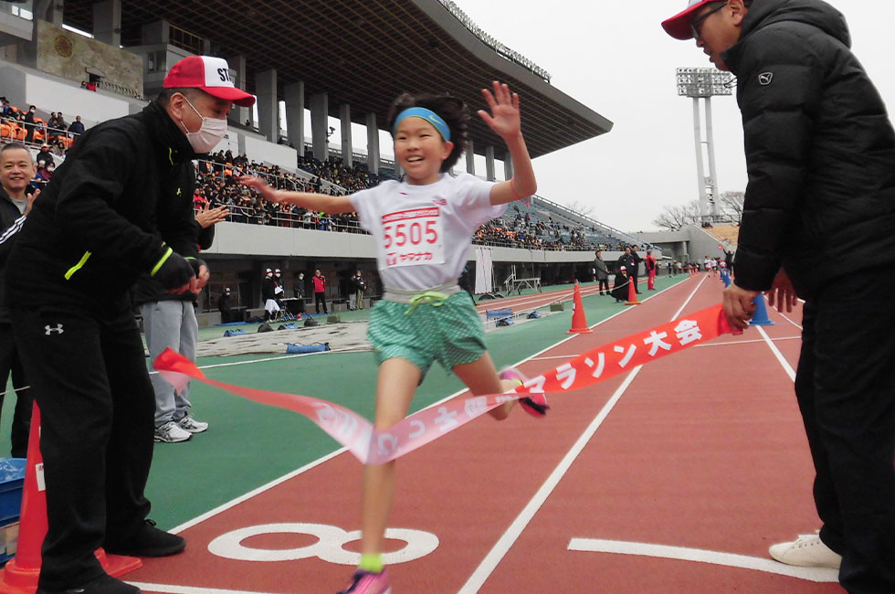 5年女子は長谷川さんが11分14秒の好記録で初優勝。