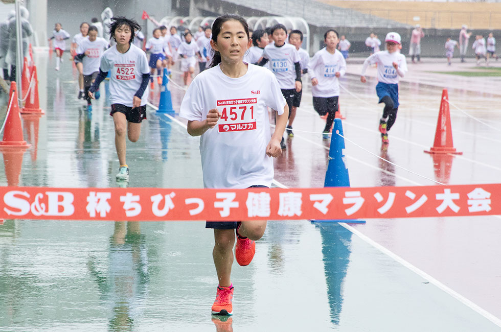 4年女子は沖川さんが2度目の優勝。