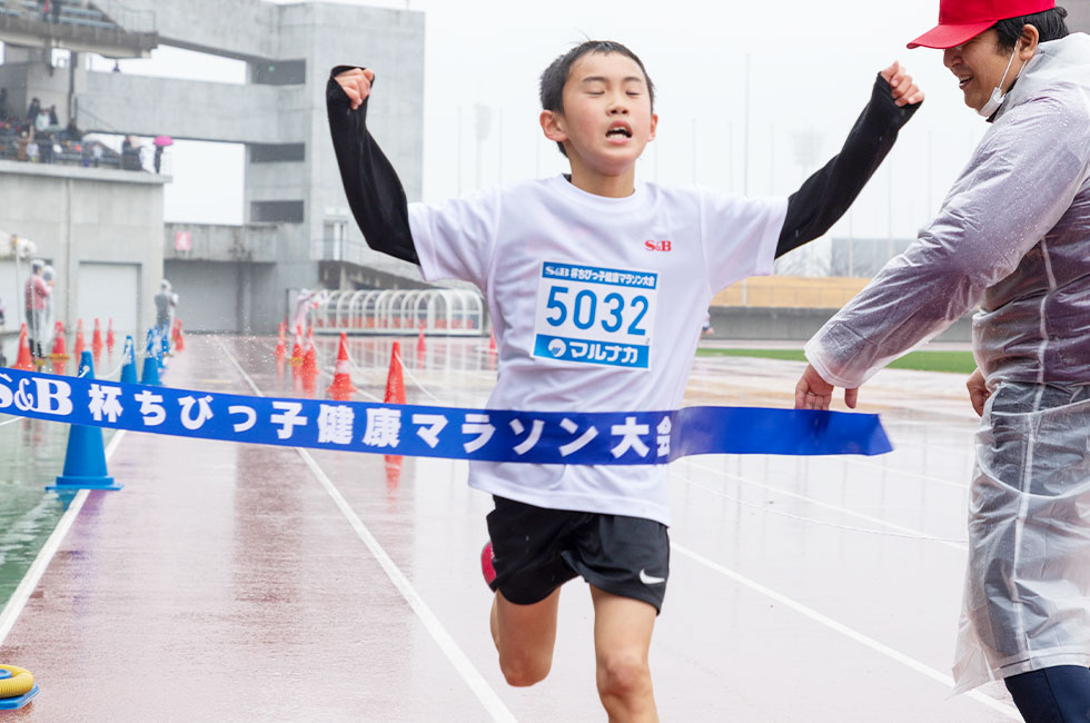 5年男子は香川くんが危なげない走りで2度目の優勝。