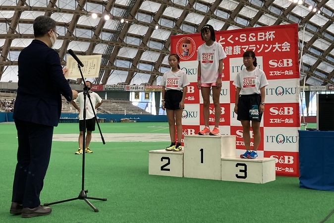 6年女子は高橋さんが中止を挟み4連覇、2位は髙野さん、3位は小鮒さんでした。