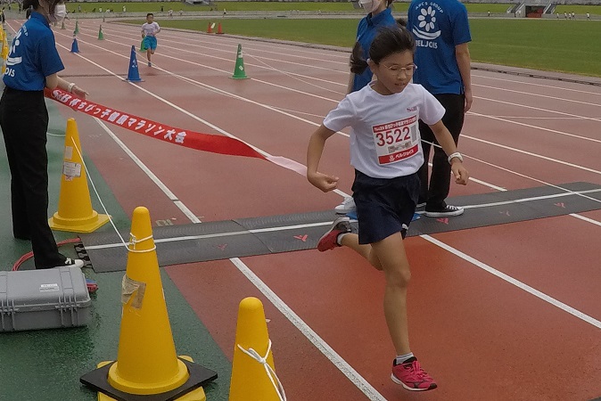 3年生女子は羽鳥さんが冷静なレース運びで初優勝。