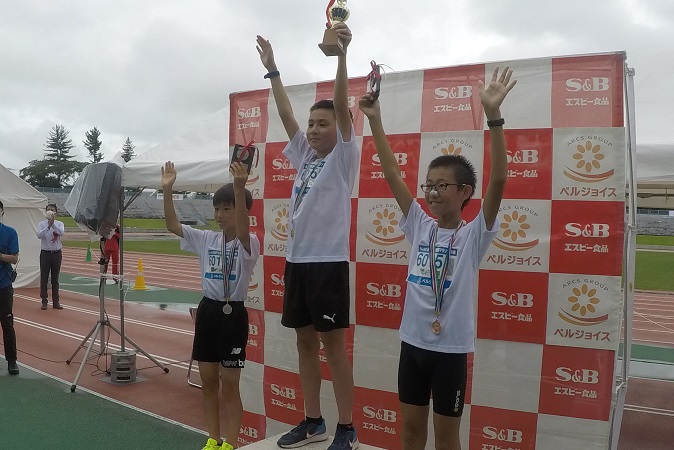 6年生男子は桐明くんが初優勝。2位は山崎くん、3位は宮守くんでした。