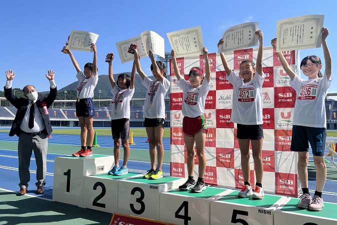 4年女子は花田さんが優勝。2位は高橋さん、3位は工藤さんでした。