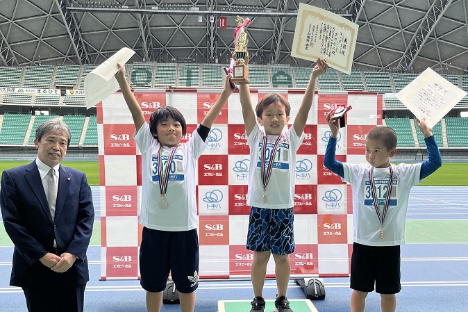 3年男子は平野くんが優勝。2位は安達くん、3位は髙木くんでした。