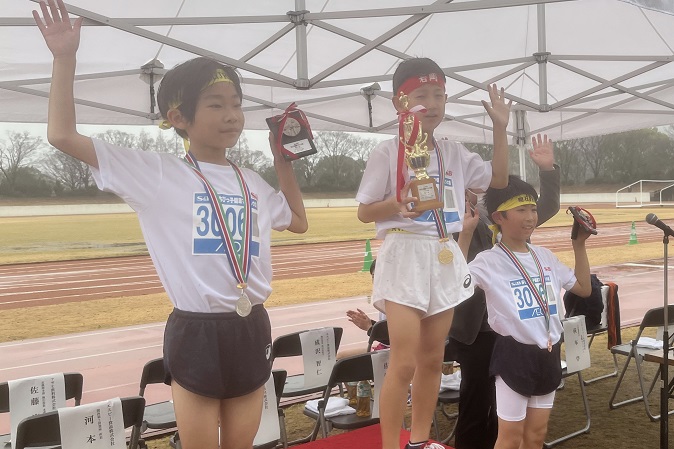 3年男子優勝は松本くんが、2位船越くんとの先着を制した。3位は小林くんでした。