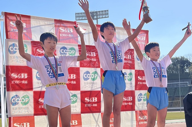 5年男子は大西くんが後続を大きく引き離し優勝。2位は安福くん、3位は中村くんでした。