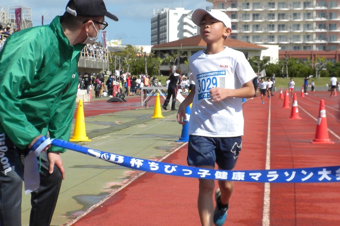 3年生男子は7分49秒のタイムで宮里くんが優勝