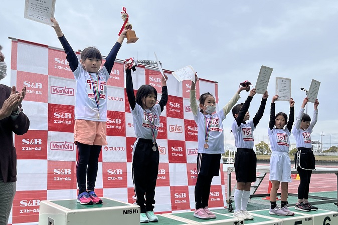 1年生女子優勝は近藤さん。2位明尾さん、3位入江さん。