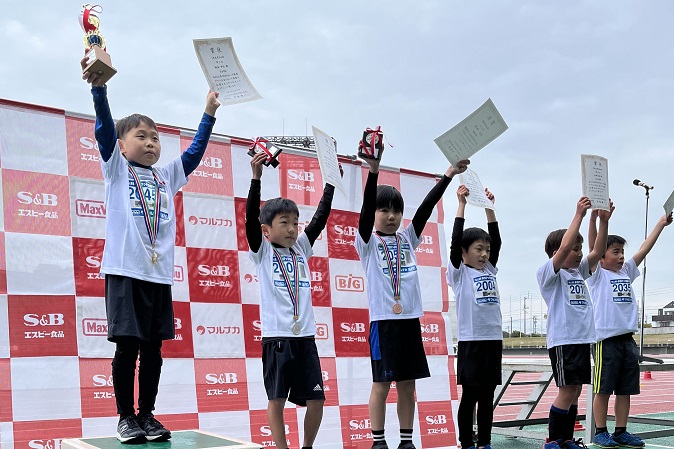 2年生男子は樋本くんが優勝。2位平尾くん、3位紙谷くん。