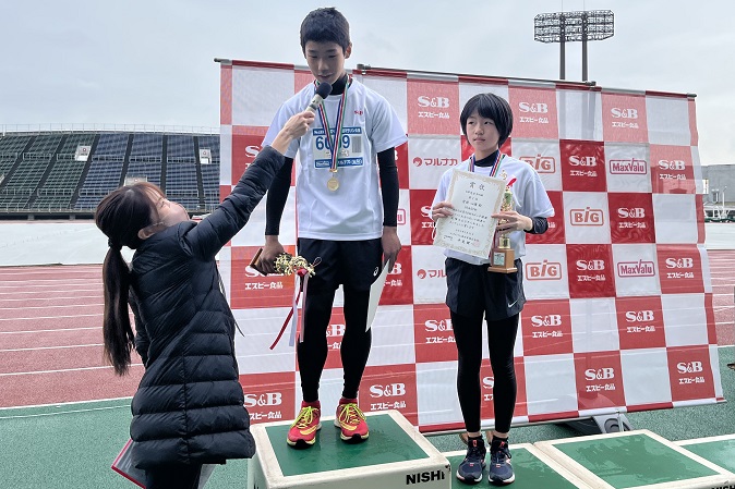 6年生インタビュー。優勝は盤石な走りを見せた山本くんと、香川大会記録を塗り替えた宮前さん。