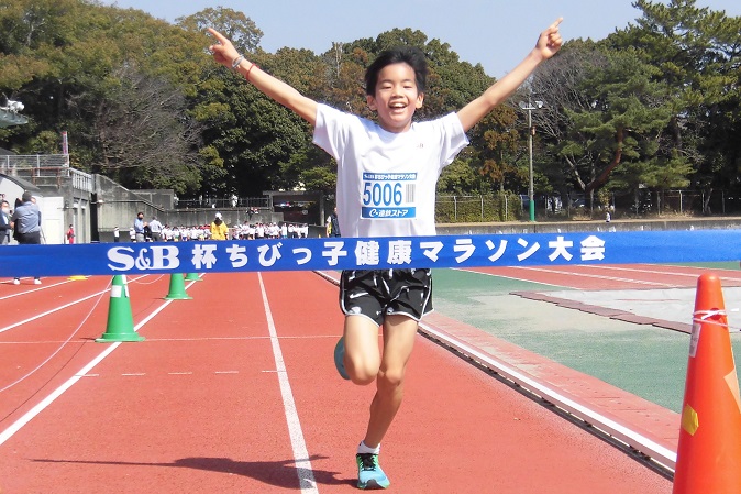 5年生男子は10分19秒の静岡大会歴代3位の記録で原くんが優勝