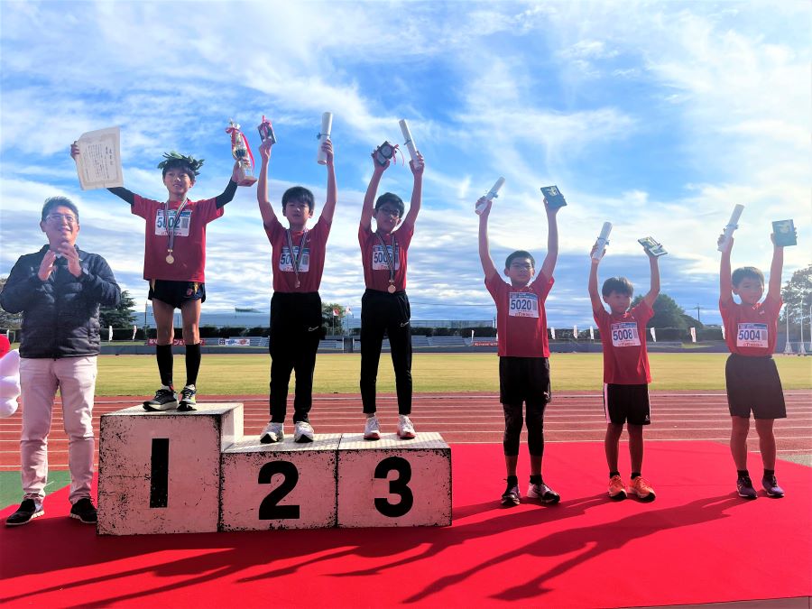 5年男子入賞の6名。1位から順に、山上くん、福島くん、谷内くん、荻原くん、武田くん、粕谷くん。