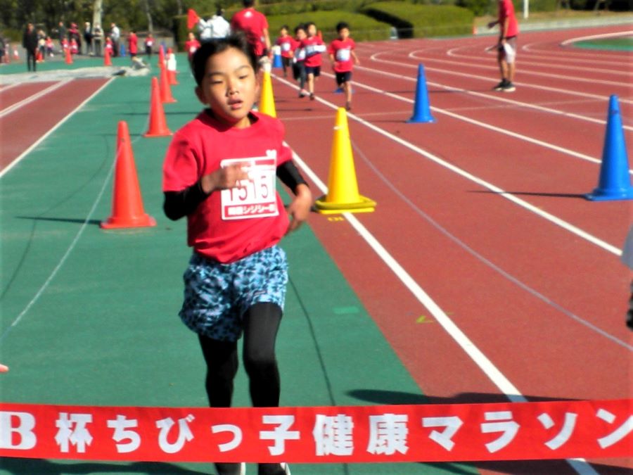 1年女子優勝の青木さん！